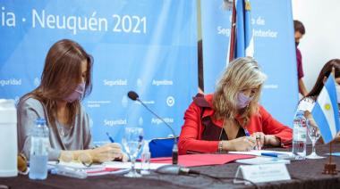 La provincia firmó con Nación los convenios para implementar las Líneas 144 y 911