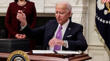 Joe Biden presentó su estrategia contra el COVID-19: todas las personas que lleguen a Estados Unidos deberán presentar un test negativo y hacer cuarentena