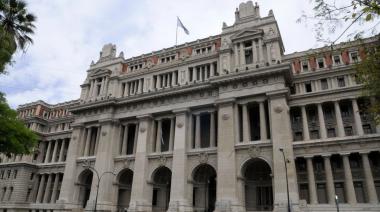 Los jueces y fiscales ultiman la demanda contra el pedido del Gobierno para que renuncien más de 200 magistrados
