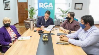 El intendente firmó un importante convenio para fortalecer la economía social en la ciudad