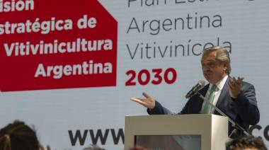 Fernández reiteró el compromiso para que los productos industrializados "paguen menos" retenciones