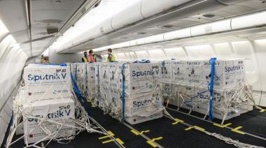 Partió otro vuelo a Rusia en busca de más dosis de la Sputnik V