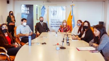 Firma de convenio del programa de capacitación de Derechos Humanos y Derechos Humanos Indígenas