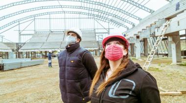 La Ministra Castillo recorrió la obra del Microestadio de Río Grande