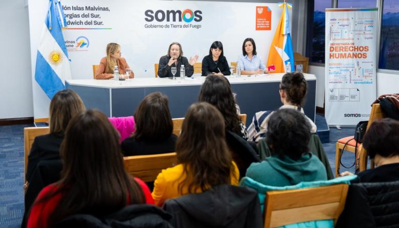 SE REALIZÓ CONVERSATORIO PARA DEBATIR EL PROYECTO DE LEY SOBRE “FALSAS DENUNCIAS”