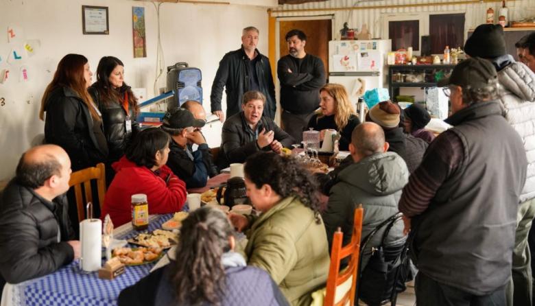MELELLA SE REUNIÓ CON PRODUCTORES DE LA MARGEN SUR PARA AVANZAR EN LA REGULARIZACIÓN DE TIERRAS Y FOTALECER SU DESARROLLO PRODUCTIVO