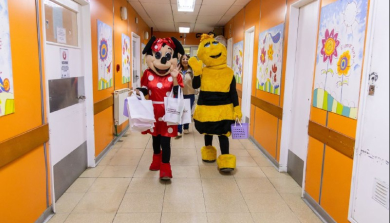 GOBIERNO ACOMPAÑÓ Y ENTREGÓ PRESENTES A NIÑAS Y NIÑOS INTERNADOS EN LOS HOSPITALES