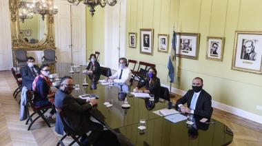 El Gobierno acelera la reconstrucción y convoca a las centrales obreras y los empresarios