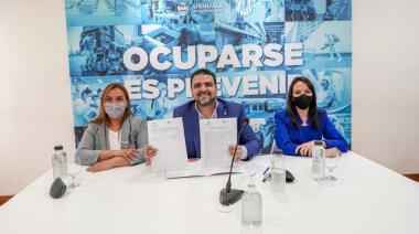 Vuoto firmó convenio para luchar contra el Grooming en la ciudad