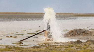 Inició el volcamiento de agua en la Laguna Seca