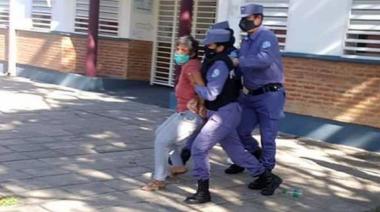 Las concejalas que denunciaron a Insfrán aseguraron que fueron víctimas de maltratos y sufrieron lesiones durante la detención