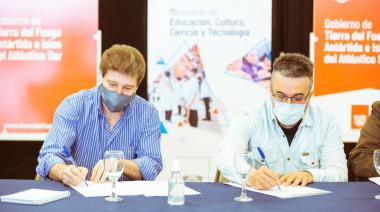 "Llegamos a un aumento salarial histórico para el sector docente en la provincia"