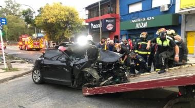 Iban en un Audi a alta velocidad y chocaron contra una columna: murieron dos hermanas