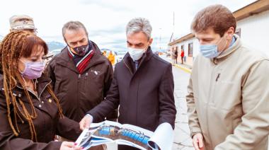 Castillo: "Queremos incluir el puerto comercial a la ciudad"
