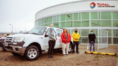 El Ministerio de Producción y Ambiente recibió un vehículo donado por la Empresa Total Austral