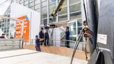 Obras Públicas avanza en la colocación de equipos de calefacción en las tiras 4 y 6 del Hospital Regional Ushuaia