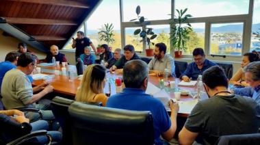 Aumento a Municipales: Becerra destacó "la predisposición y el trabajo" del ejecutivo y los gremios