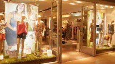 Sergio Massa amenazó con abrir la importación de ropa si no frenan los aumentos desmesurados de precios