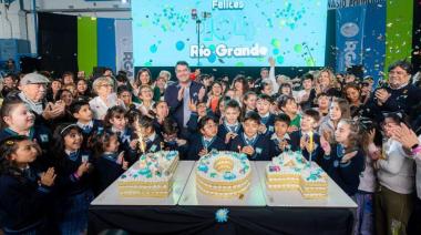 EL MUNICIPIO CELEBRÓ JUNTO A VECINOS Y VECINAS LOS 104 AÑOS DE RÍO GRANDE