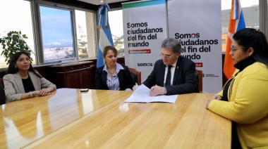 HACIA POLÍTICAS PÚBLICAS CON IDENTIDAD INDÍGENA: FIRMAN CONVENIO PARA GARANTIZAR DERECHOS EN TIERRA DEL FUEGO