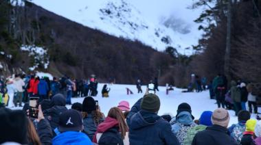 EL INFUETUR INVITA A LA COMUNIDAD A PARTICIPAR DE LA BAJADA CON ANTORCHAS DEL GLACIAR MARTIAL