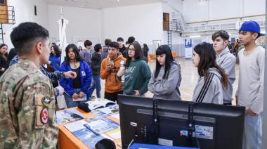 SE LLEVÓ A CABO EXPO CARRERAS Y OFICIOS 2025 EN TOLHUIN Y SIGUE EN USHUAIA Y RÍO GRANDE