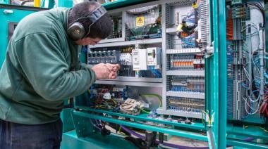 EL GOBERNADOR MELELLA INSTRUYÓ BONIFICAR A LOS USUARIOS DE TOLHUIN LOS DÍAS DE CORTES ROTATIVOS DEL SERVICIO ELÉCTRICO