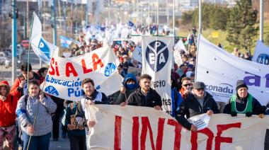TIERRA DEL FUEGO SE PRONUNCIÓ A FAVOR DE LA UNIVERSIDAD PÚBLICA: “EL PAÍS LE DICE BASTA A LA MOTOSIERRA DE MILEI”
