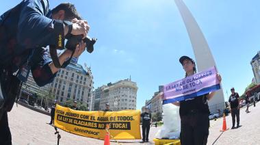 Protesta contra la Ley de Glaciares en el Congreso: detuvieron a ambientalistas de Greenpeace y a un camarógrafo