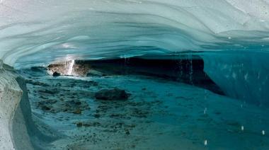 SE REITERA LA PROHIBICIÓN DE INGRESO A LAS CUEVAS DE HIELO DEL GLACIAR VINCIGUERRA POR RIESGO DE COLAPSO