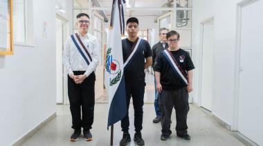 EL COLEGIO PROVINCIAL “ALICIA MOREAU DE JUSTO” PRESENTÓ SU BANDERA INSTITUCIONAL