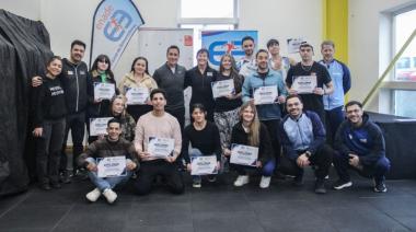 EL GOBIERNO PROVINCIAL ENTREGÓ JUNTO A ENADE ARGENTINA CERTIFICADOS DE PREPARADOR FÍSICO GENERAL Y PERSONAL TRAINER
