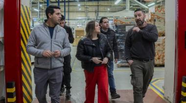 EL GOBIERNO RECORRIÓ JUNTO A TRABAJADORES DE AIRES DEL SUR LA PLANTA QUE SE PREPARA PARA RETOMAR LA PRODUCCIÓN