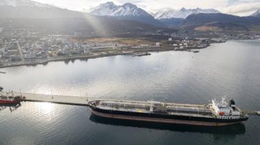 LA PROVINCIA FISCALIZA LA OPERACIÓN DE CARGA DE CRUDO A TRAVES DE LA TERMINAL MARITIMA RIO CULLEN Y CERTIFICA EL ORIGEN DE LA MERCADERIA