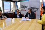 HACIA POLÍTICAS PÚBLICAS CON IDENTIDAD INDÍGENA: FIRMAN CONVENIO PARA GARANTIZAR DERECHOS EN TIERRA DEL FUEGO