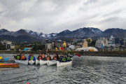 EXITOSA JORNADA DE KAYAK POR EL MES DE LA MUJER EN USHUAIA