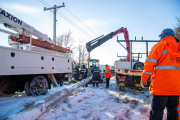 LA DPE COMPLETÓ EL RECAMBIO DE POSTES Y LA RENOVACIÓN DE UN TRAMO DE LA RED ELÉCTRICA EN TOLHUIN